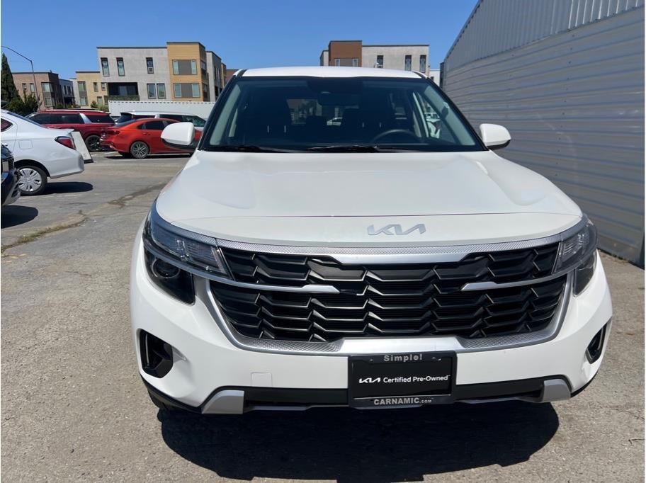 2026 Kia Seltos — side profile view