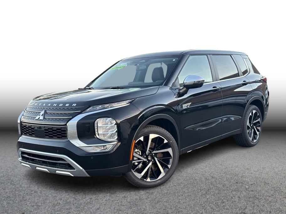 2025 Mitsubishi Outlander PHEV SE Tech Package in Black — front three-quarter view
