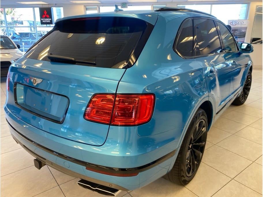 2020 Bentley Bentayga — detail view