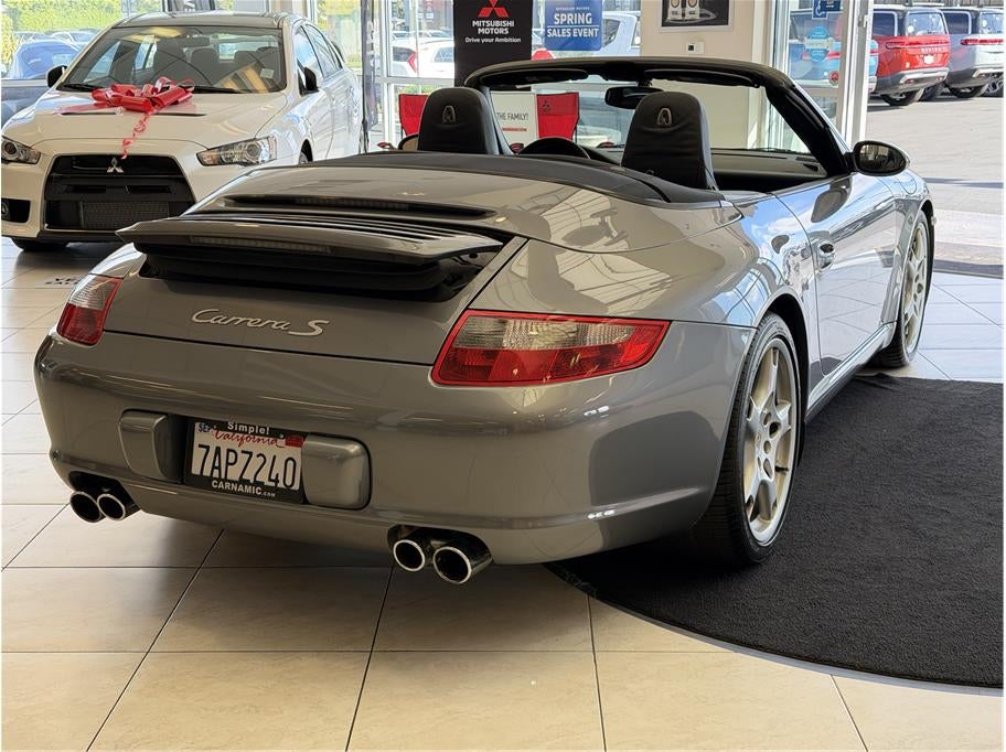 2005 Porsche 911 — detail view