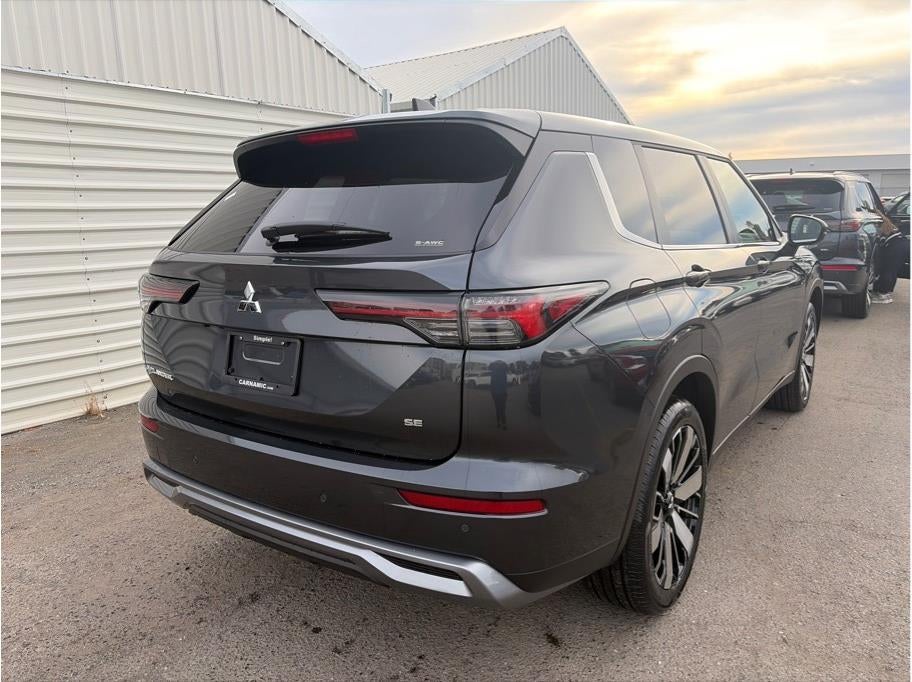 2025 Mitsubishi Outlander — interior view