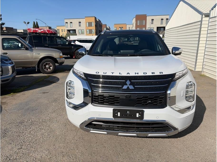 2025 Mitsubishi Outlander PHEV — side profile view