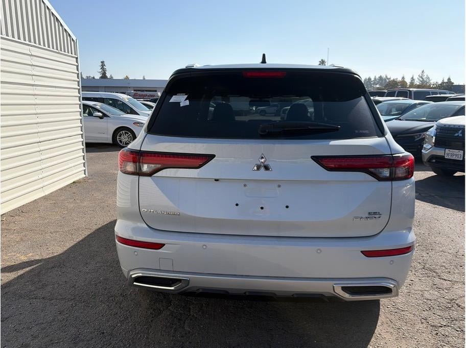 2025 Mitsubishi Outlander PHEV — detail view