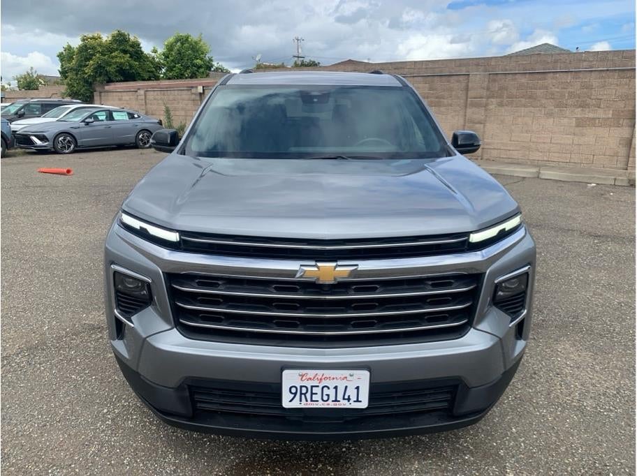 2025 Chevrolet Traverse — side profile view