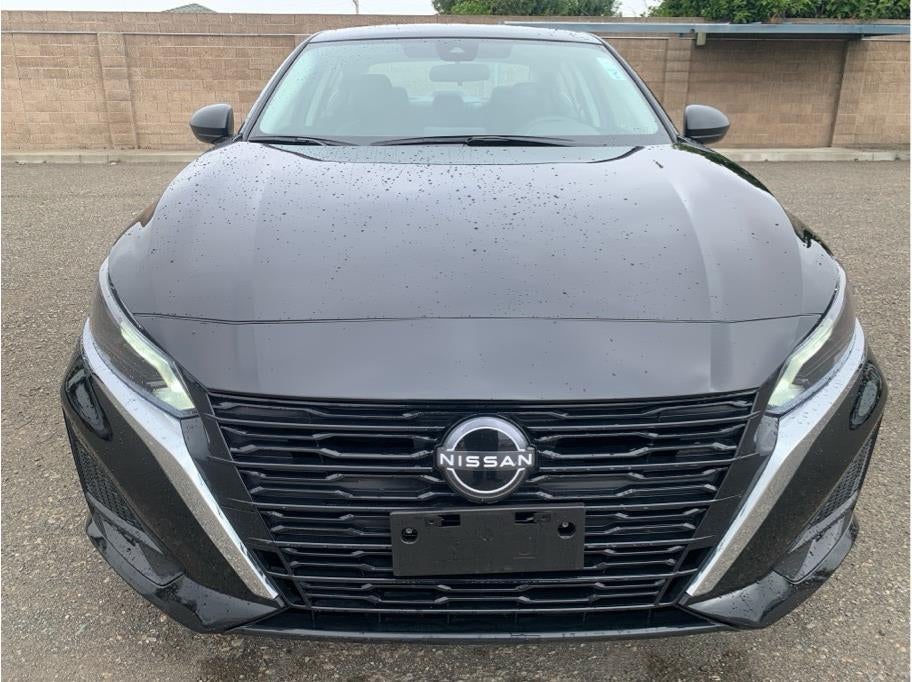 2025 Nissan Altima — side profile view