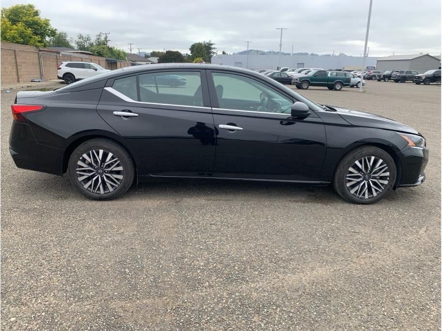 2025 Nissan Altima — interior view