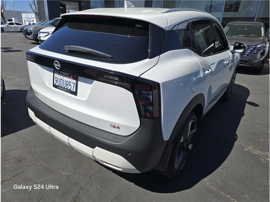 2025 Nissan Kicks — detail view