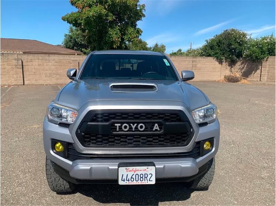 2016 Toyota Tacoma Double Cab — side profile view
